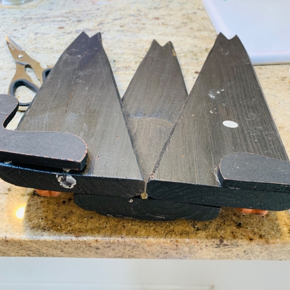 Vintage Wood Primitive 3 Folk Art Black Cats Figurine Pumpkins Halloween Fall - Picture 8 of 11